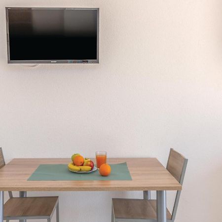 Beautiful Apartment In Krvavica With Kitchen Luaran gambar
